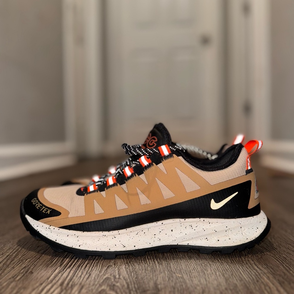 Nike ACG Lowcate GORE-TEX "Trail Tan" - CW5924-200 - Men's 8 / Women's 9.5